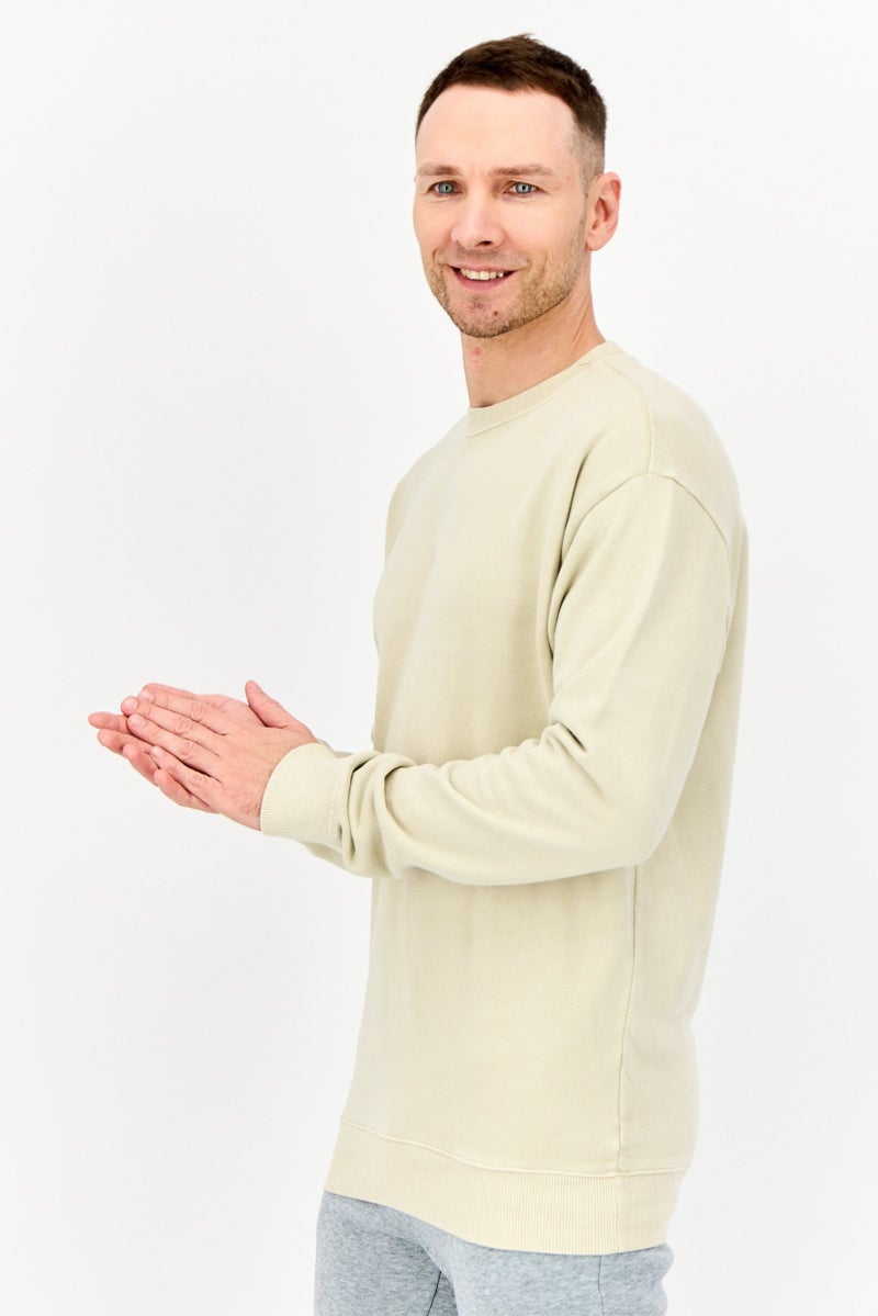 Reebok سويت شيرت تدريب كلاسيكي مناسب للرجال، بيج - Image 4